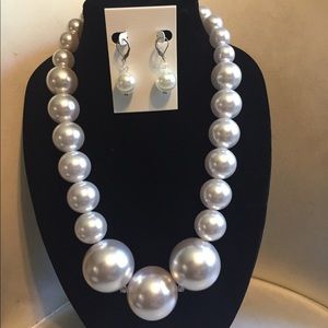 Jumbo 40mm necklace and earring set.